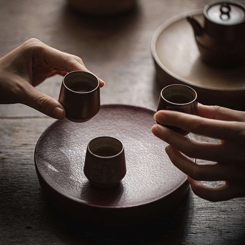 849 (28) Japanese Style Ceramic Red Stone Gate 100ml Gaiwan