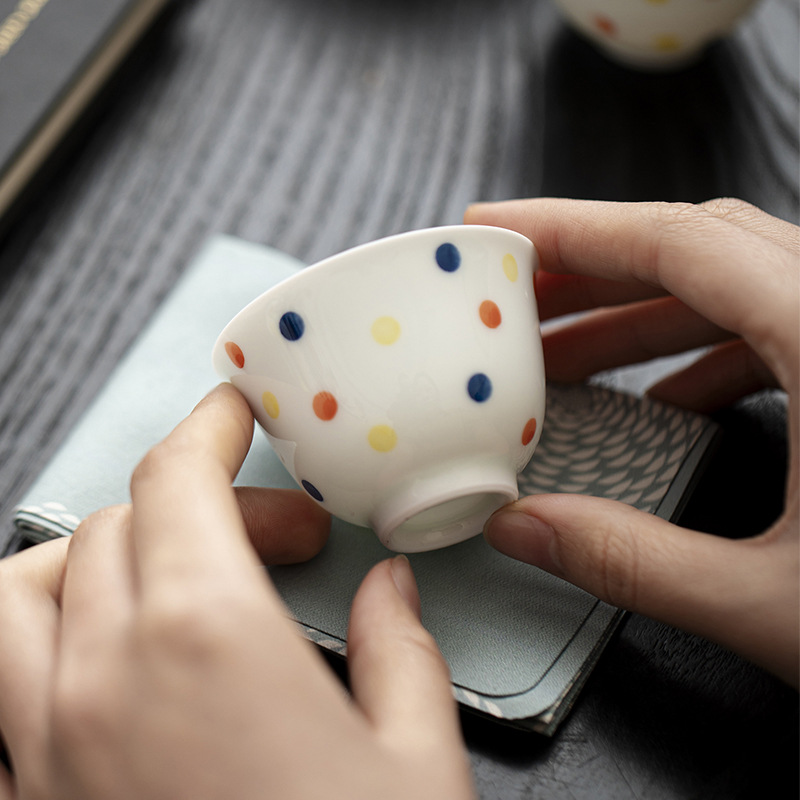 853 (18) Jade White Porcelain Polka Dot 120ml Gaiwan