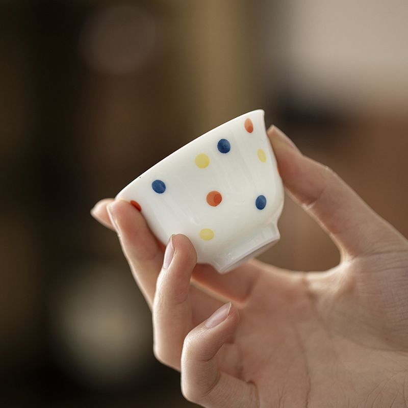 853 (20) Jade White Porcelain Polka Dot 120ml Gaiwan