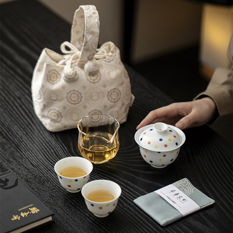 853 (8) Jade White Porcelain Polka Dot 120ml Gaiwan
