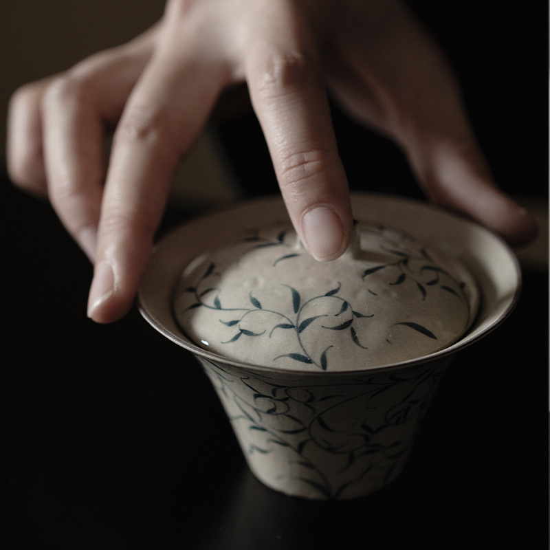 856 (1) Handmade Powder Glaze Ceramic Spring Buds 120ml Gaiwan