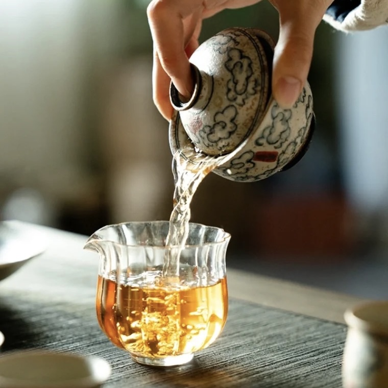 Hand-painted Vintage Style Ceramic Auspicious Cloud 100ml Gaiwan