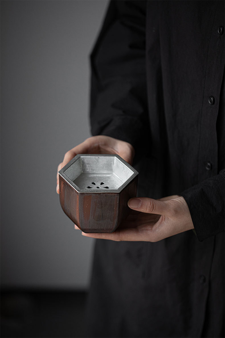 Wabisabi Style Ceramic Hexgonal Tea Basin With Tin Cover1 Wabisabi Style Ceramic Hexgonal Tea Basin With Tin Cover