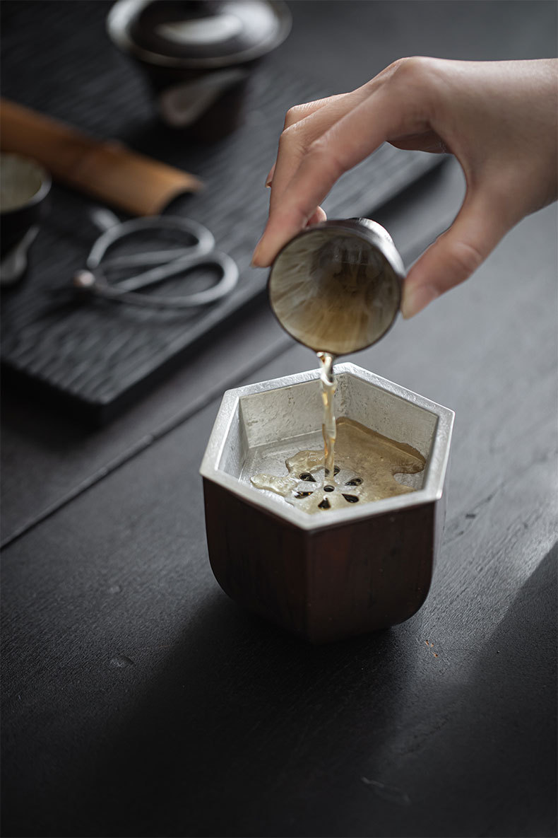 Wabisabi Style Ceramic Hexgonal Tea Basin With Tin Cover10 Wabisabi Style Ceramic Hexgonal Tea Basin With Tin Cover