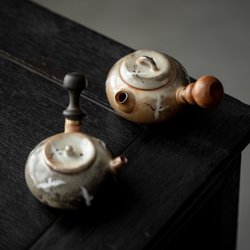 主图-02 Soda Fired Gradient Glaze Ceramic Crane 100ml Teapot