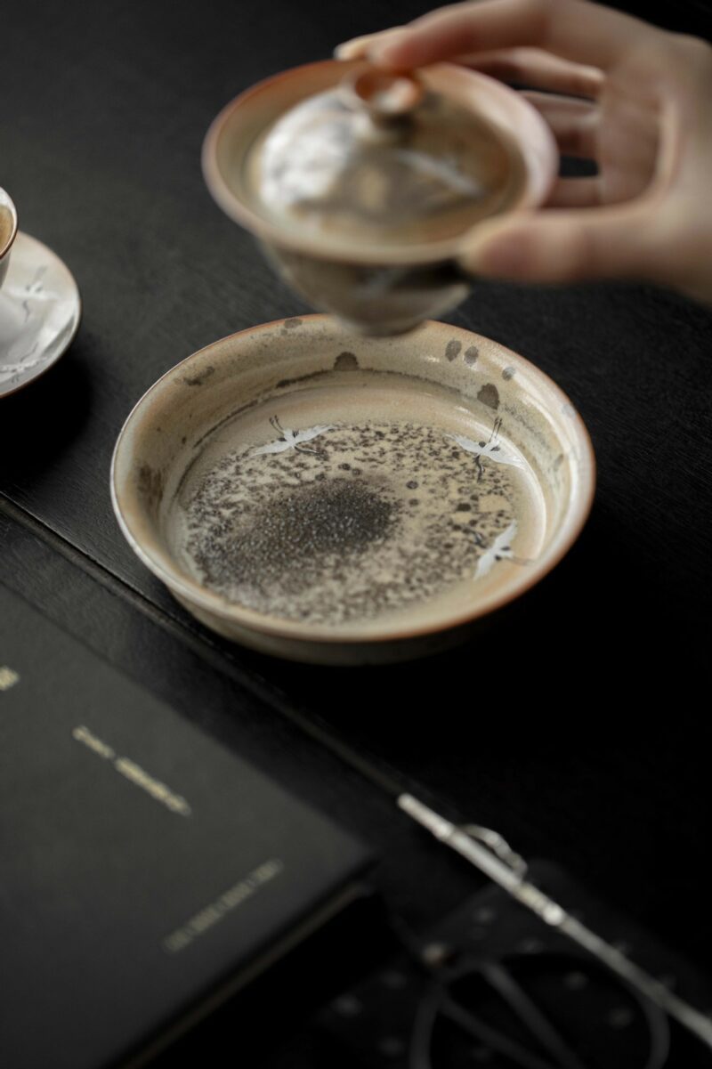 详情-03 Soda Fired Gradient Glaze Ceramic Crane 100ml Teapot