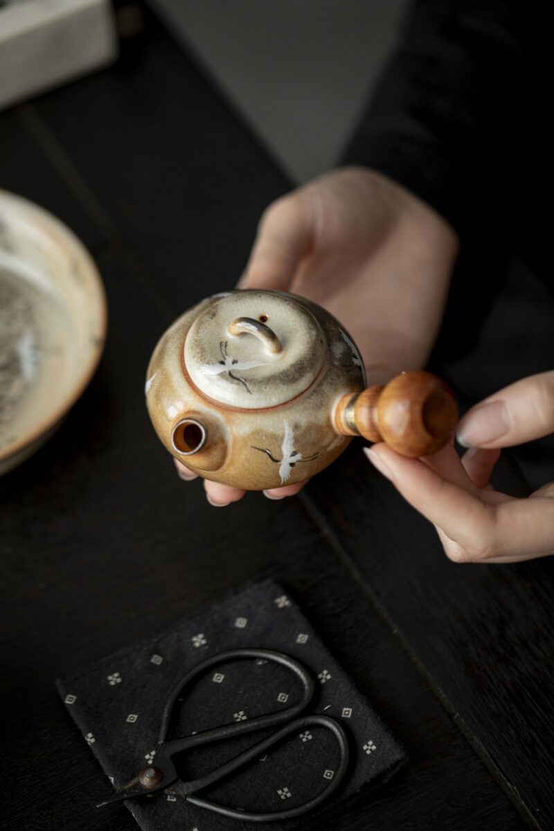 详情-03 Soda Fired Gradient Glaze Ceramic Crane 100ml Teapot