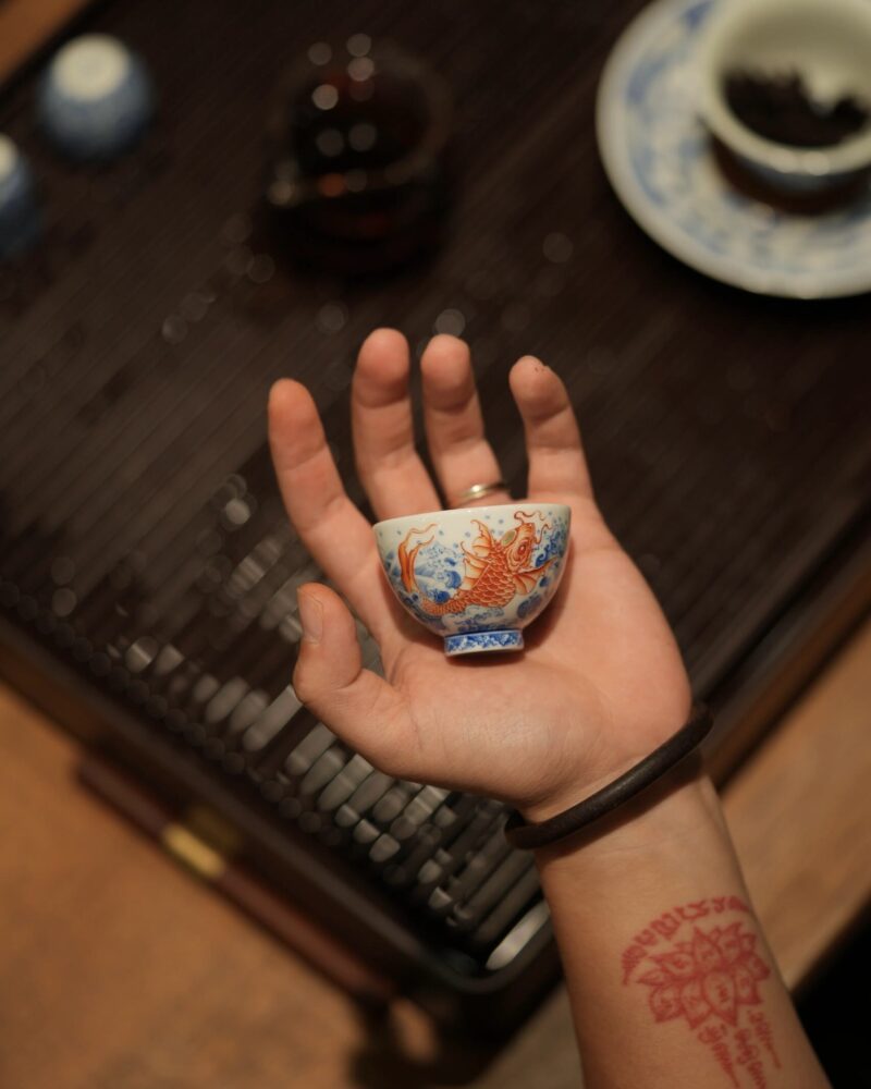 Hand-painted Qinghua Ceramic Carp Sailing 80ml Host Tea Cup