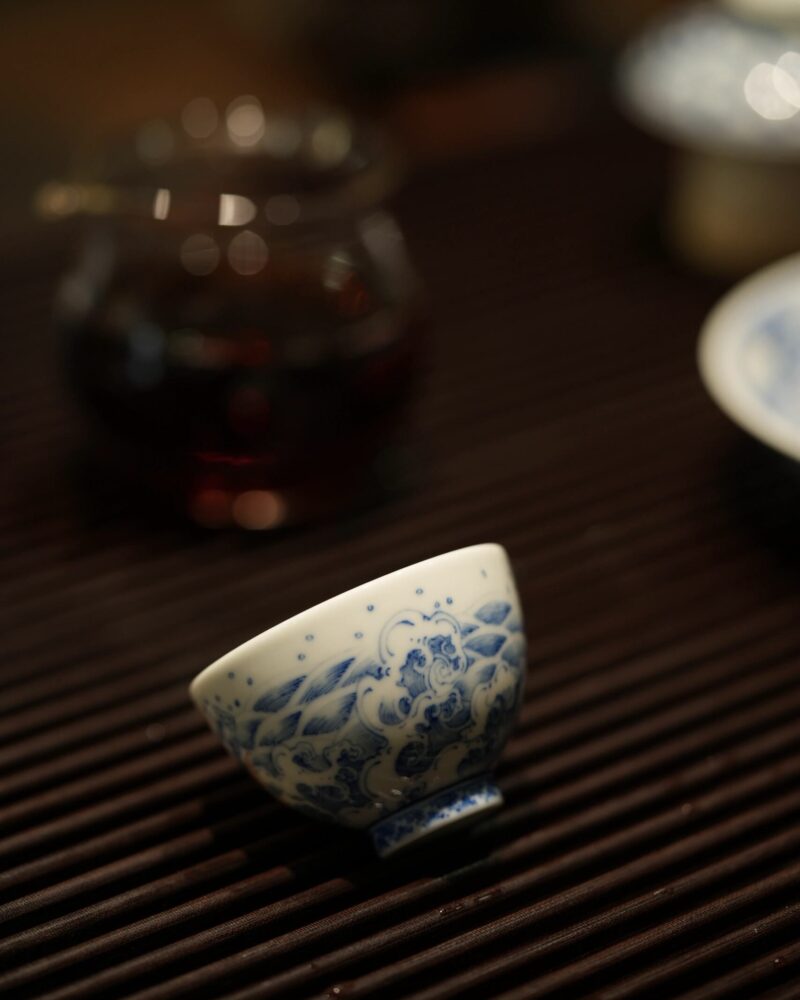 Hand-painted Qinghua Ceramic Carp Sailing 80ml Host Tea Cup