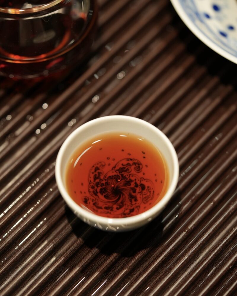 Hand-painted Qinghua Ceramic Carp Sailing 80ml Host Tea Cup