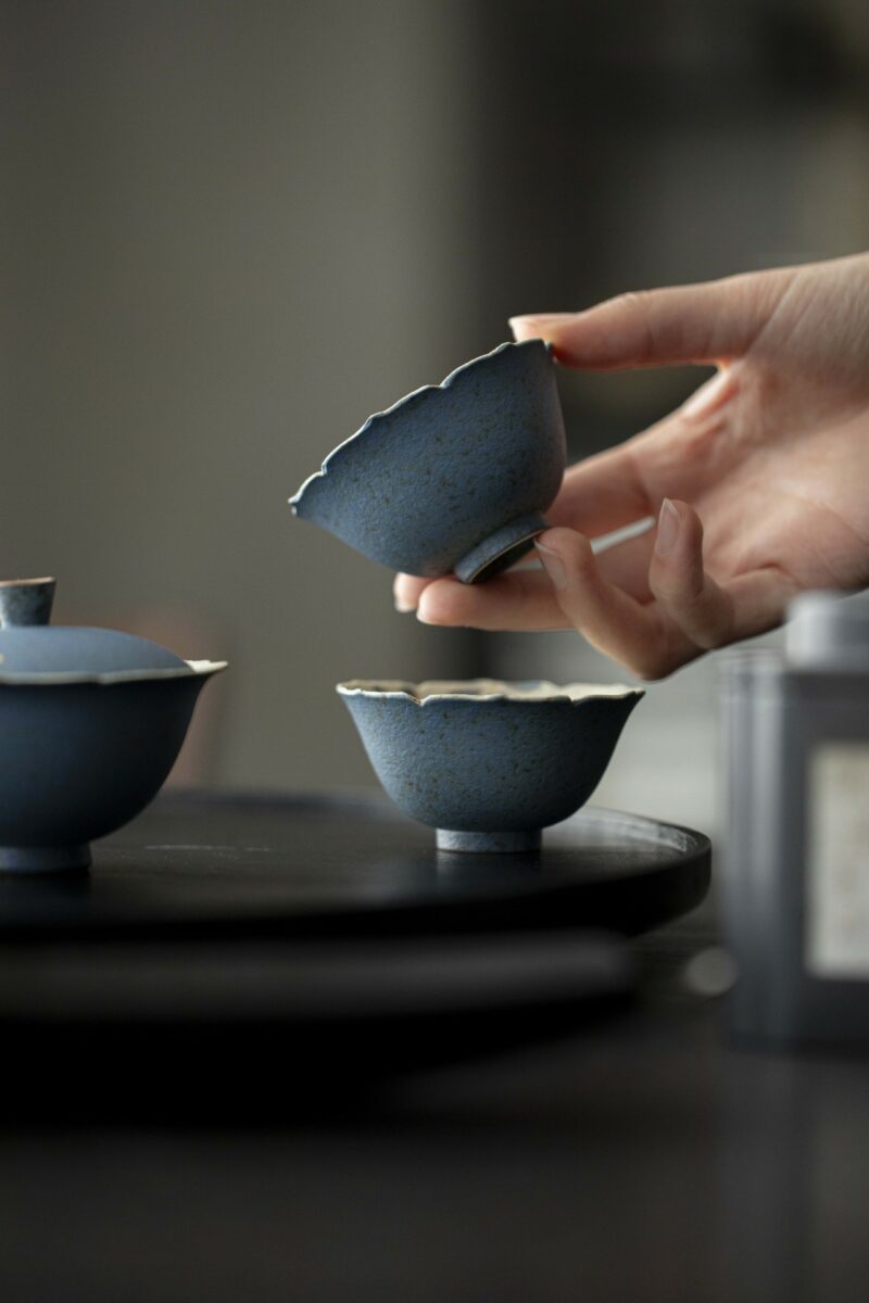 880 (1) Elegant Ceramic Daisy Flower 90ml Travel TeaSet