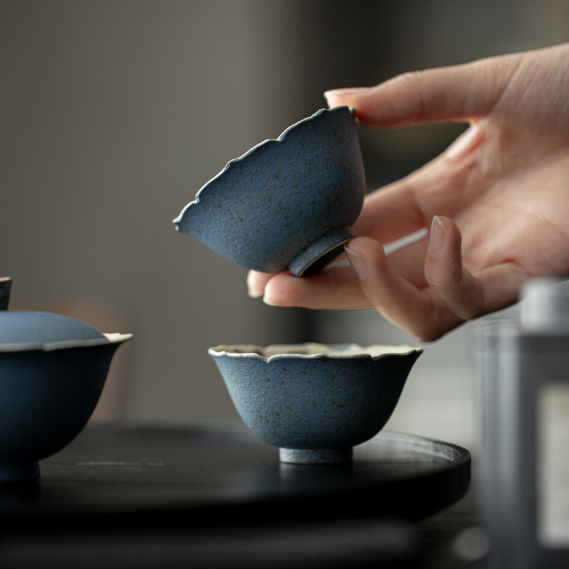 880 (11) Elegant Ceramic Daisy Flower 90ml Travel TeaSet