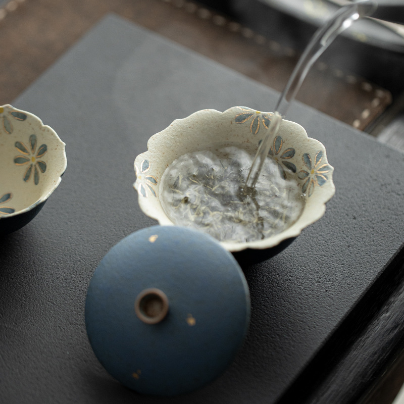 880 (19) Elegant Ceramic Daisy Flower 90ml Travel TeaSet