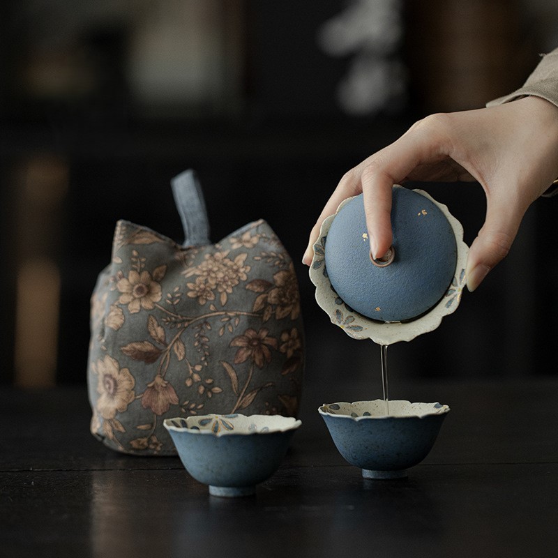 880 (3) Elegant Ceramic Daisy Flower 90ml Travel TeaSet