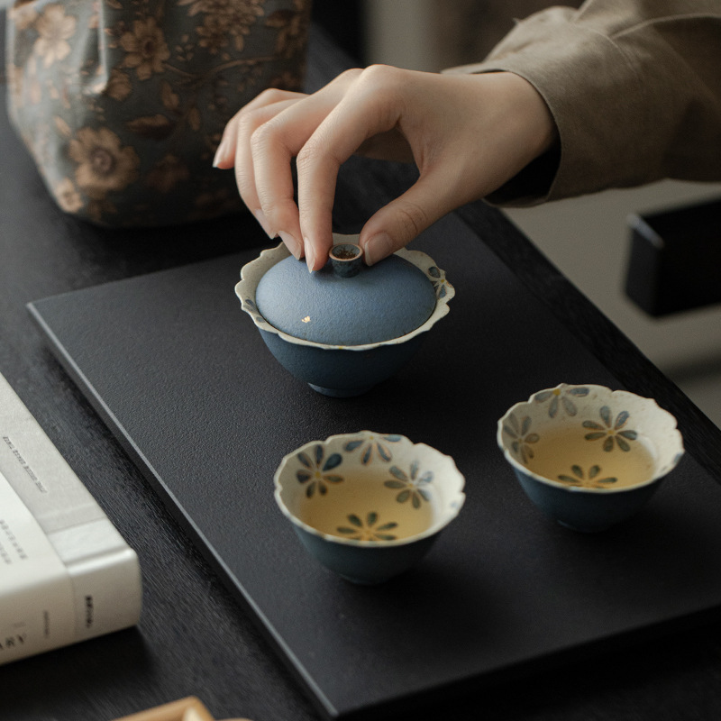 880 (5) Elegant Ceramic Daisy Flower 90ml Travel TeaSet