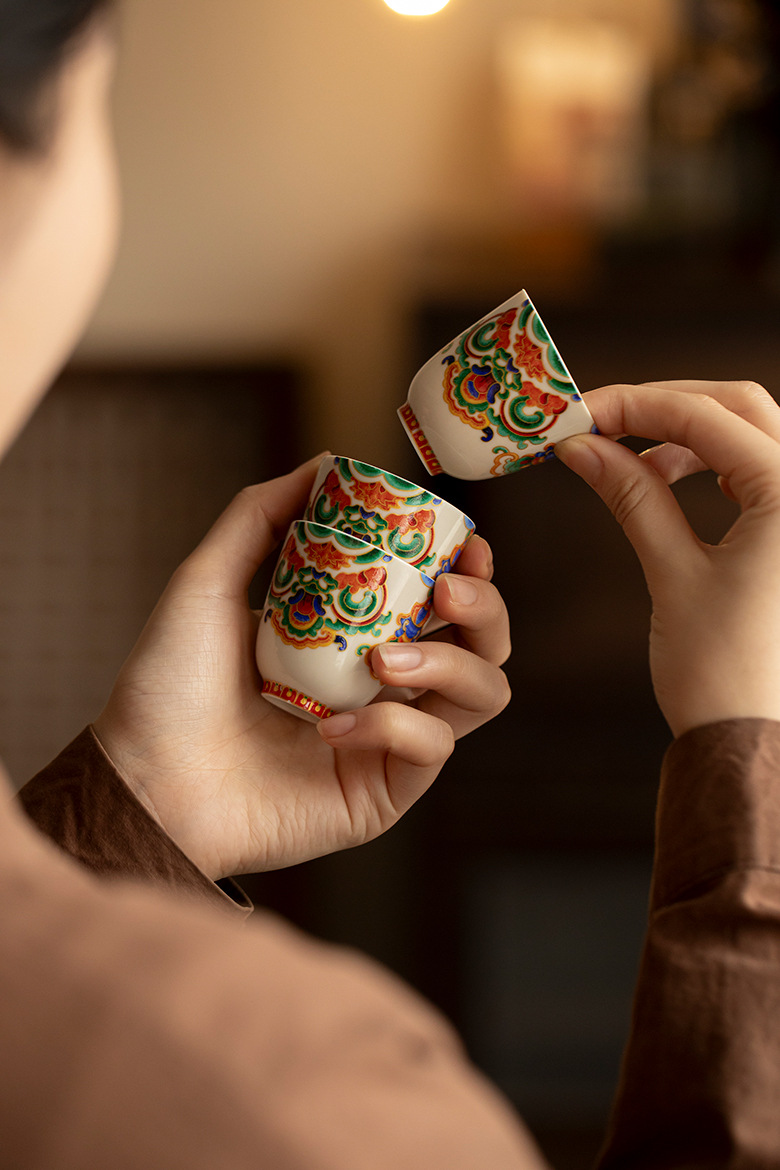 887 (12) Elegant Ceramic Thangka Pattern 120ml Gaiwan