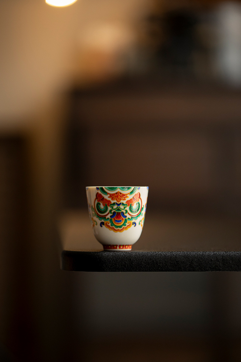887 (15) Elegant Ceramic Thangka Pattern 120ml Gaiwan