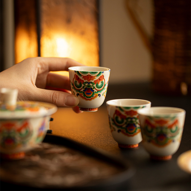 887 (17) Elegant Ceramic Thangka Pattern 120ml Gaiwan