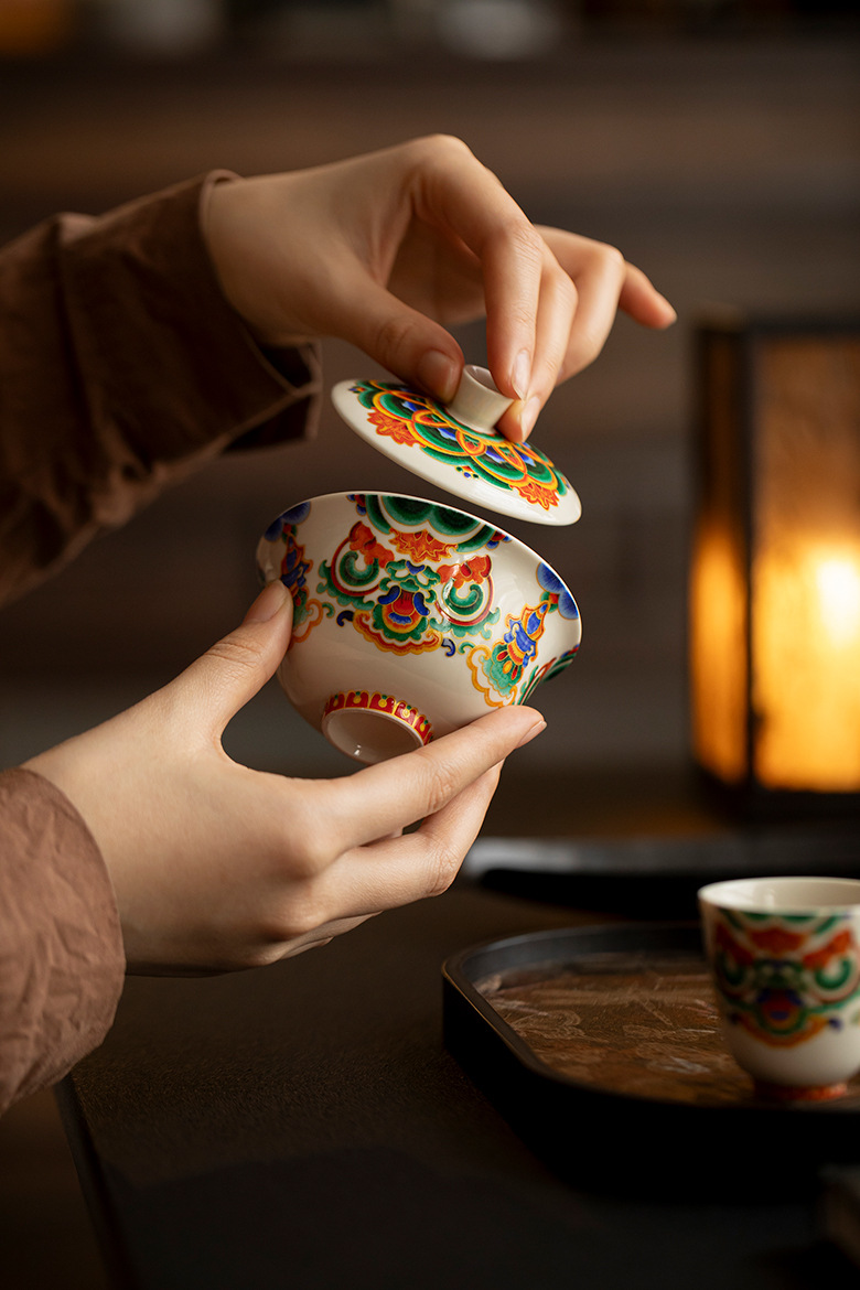 887 (20) Elegant Ceramic Thangka Pattern 120ml Gaiwan
