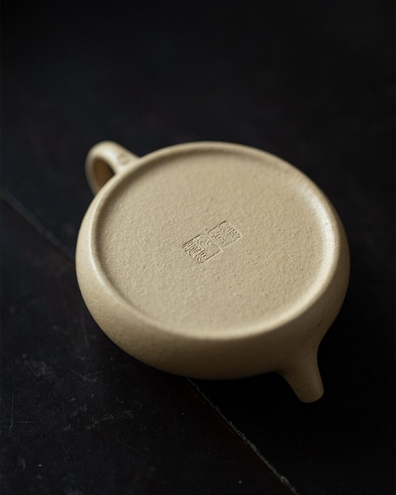 Li Pi Lvni Jing Le 140ml Yixing Teapot