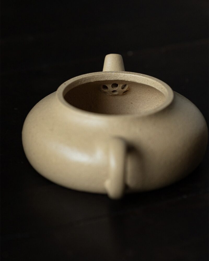 Li Pi Lvni Jing Le 140ml Yixing Teapot