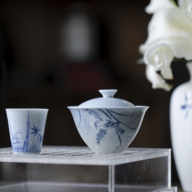 Hand-painted Ceramic Blue Swallows 120ml Gaiwan