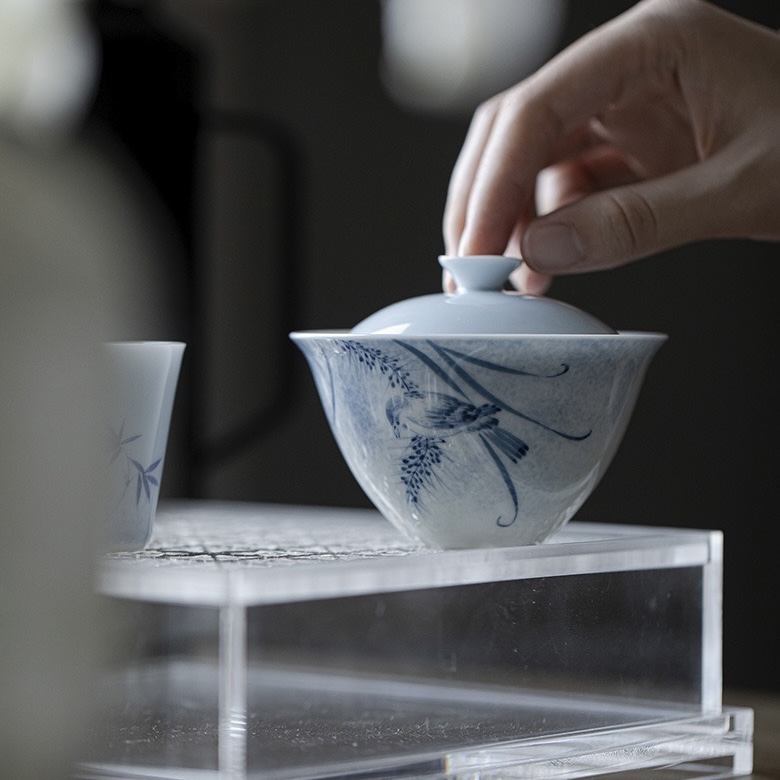 Hand-painted Ceramic Blue Swallows 120ml Gaiwan
