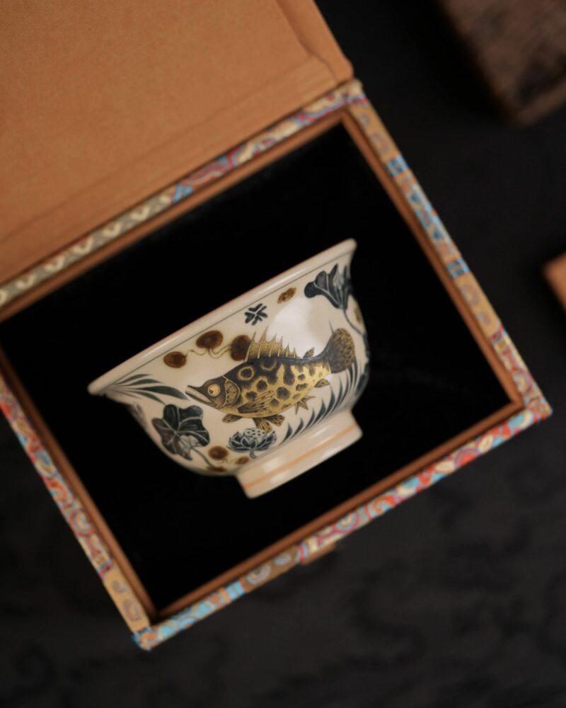 Gold Painting Qinghua Hand-painted Ceramic Fish and Algae 120ml Host Tea Cup