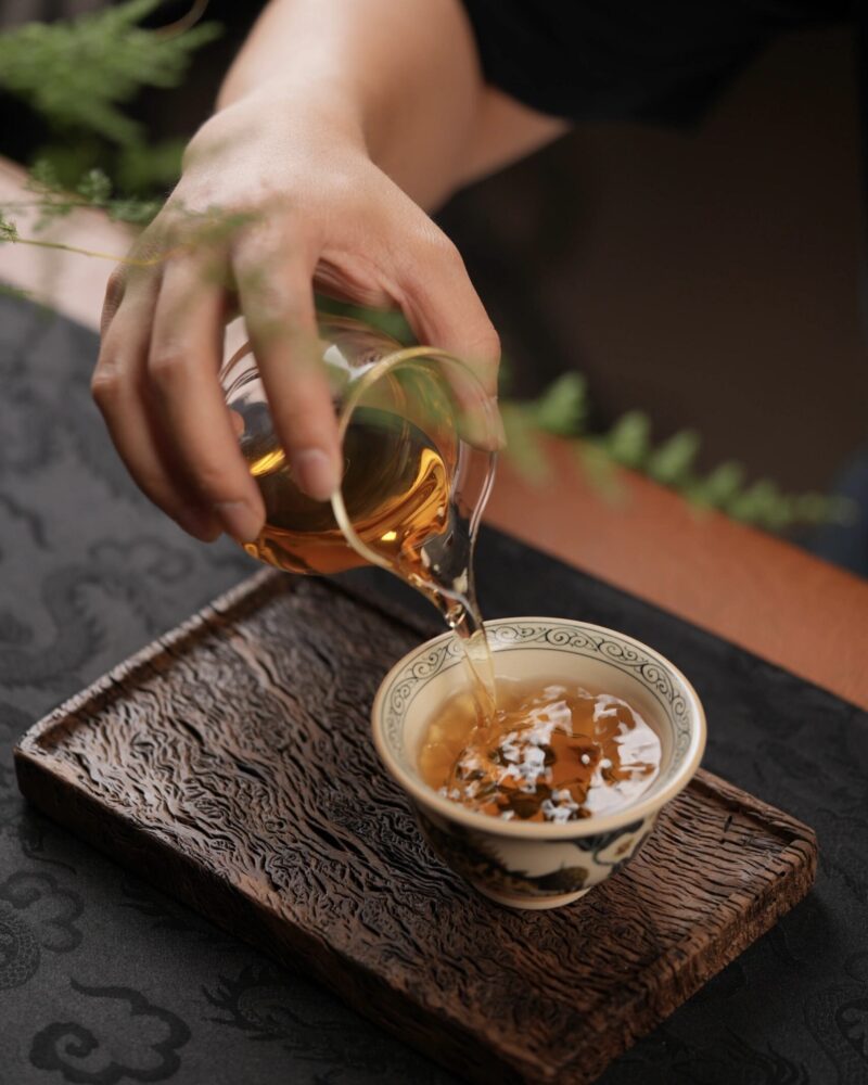 Gold Painting Qinghua Hand-painted Ceramic Fish and Algae 120ml Host Tea Cup