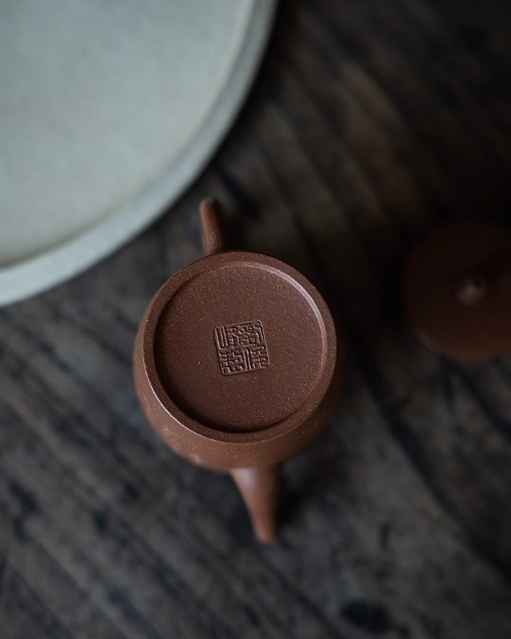 Half Handmade Jiang Po Ni Ji Zhi 175ml Yixing Teapot