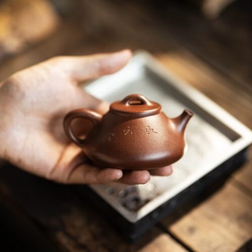Half Handmade Jiang Po Ni Xin Zhou Shi Piao 120ml Yixing Teapot1 Half Handmade Jiang Po Ni Xin Zhou Shi Piao 120ml Yixing Teapot
