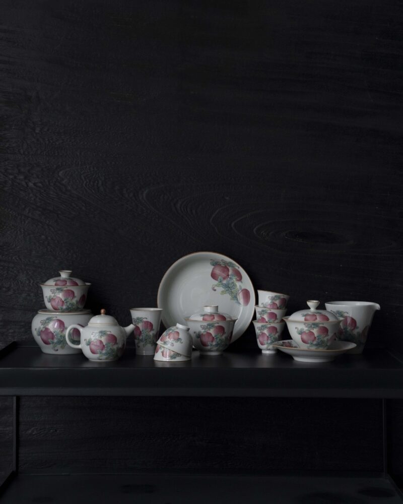 Vintage Style Ceramic Longevity Peach Decal 100ml Gaiwan2 Vintage Style Ceramic Longevity Peach Decal 100ml Gaiwan