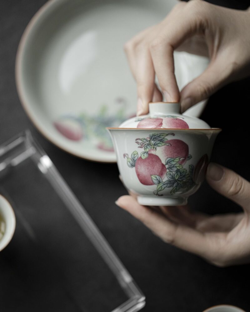 Vintage Style Ceramic Longevity Peach Decal 100ml Gaiwan3 Vintage Style Ceramic Longevity Peach Decal 100ml Gaiwan
