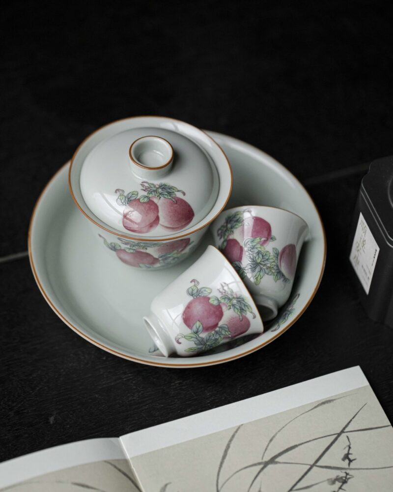 Vintage Style Ceramic Longevity Peach Decal 100ml Gaiwan5 Vintage Style Ceramic Longevity Peach Decal 100ml Gaiwan