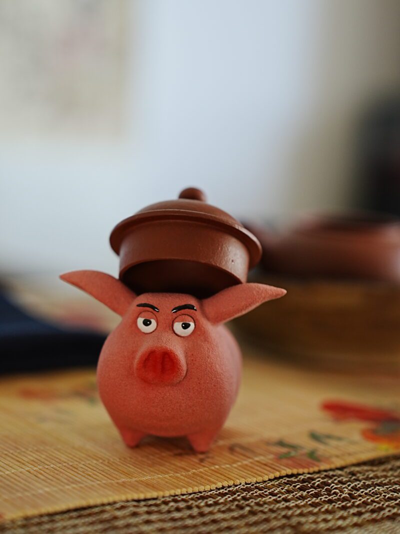 940 (7) Handmade Zisha Yixing Clay Fly Pigg Tea Pet