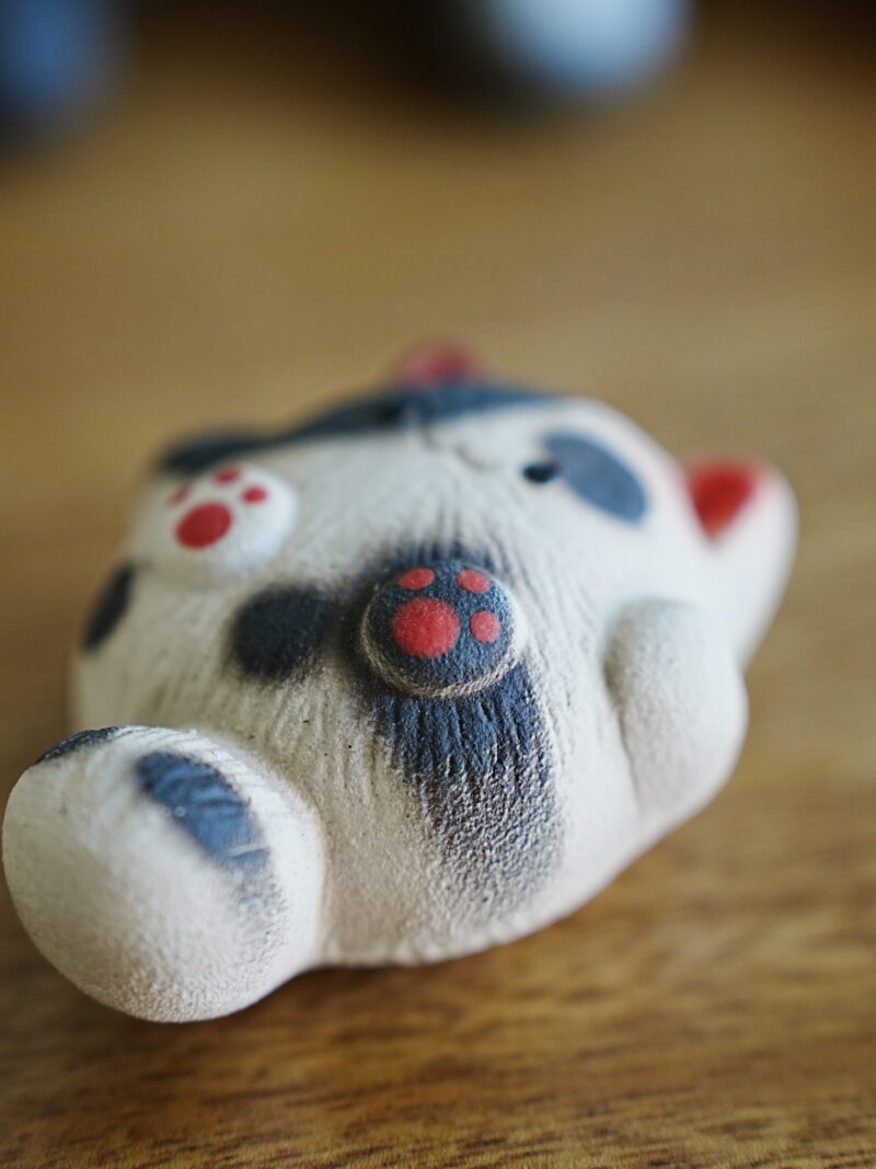 941 (14) Japanese Style Zisha Yixing Clay Kitten teapet