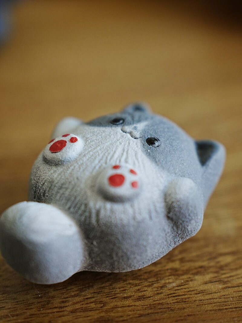 941 (15) Japanese Style Zisha Yixing Clay Kitten teapet