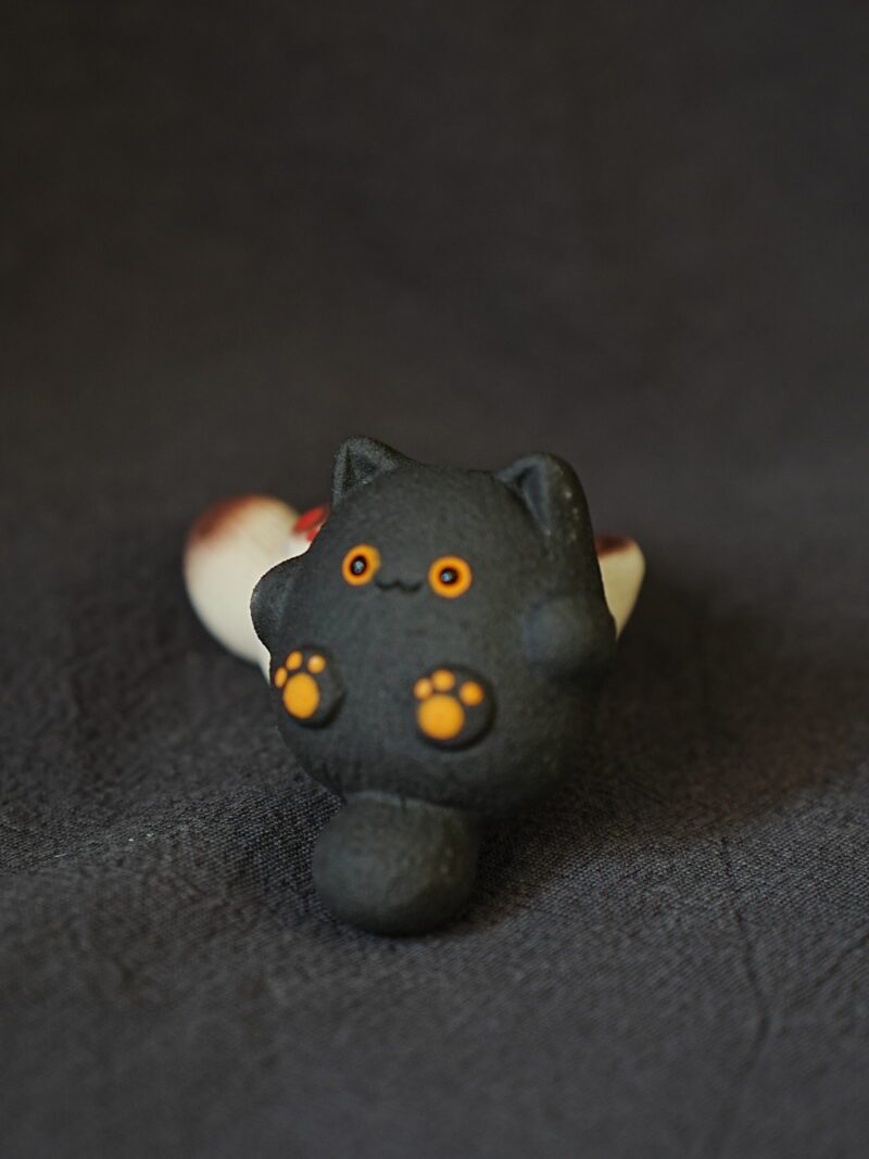 941 (4) Japanese Style Zisha Yixing Clay Kitten teapet