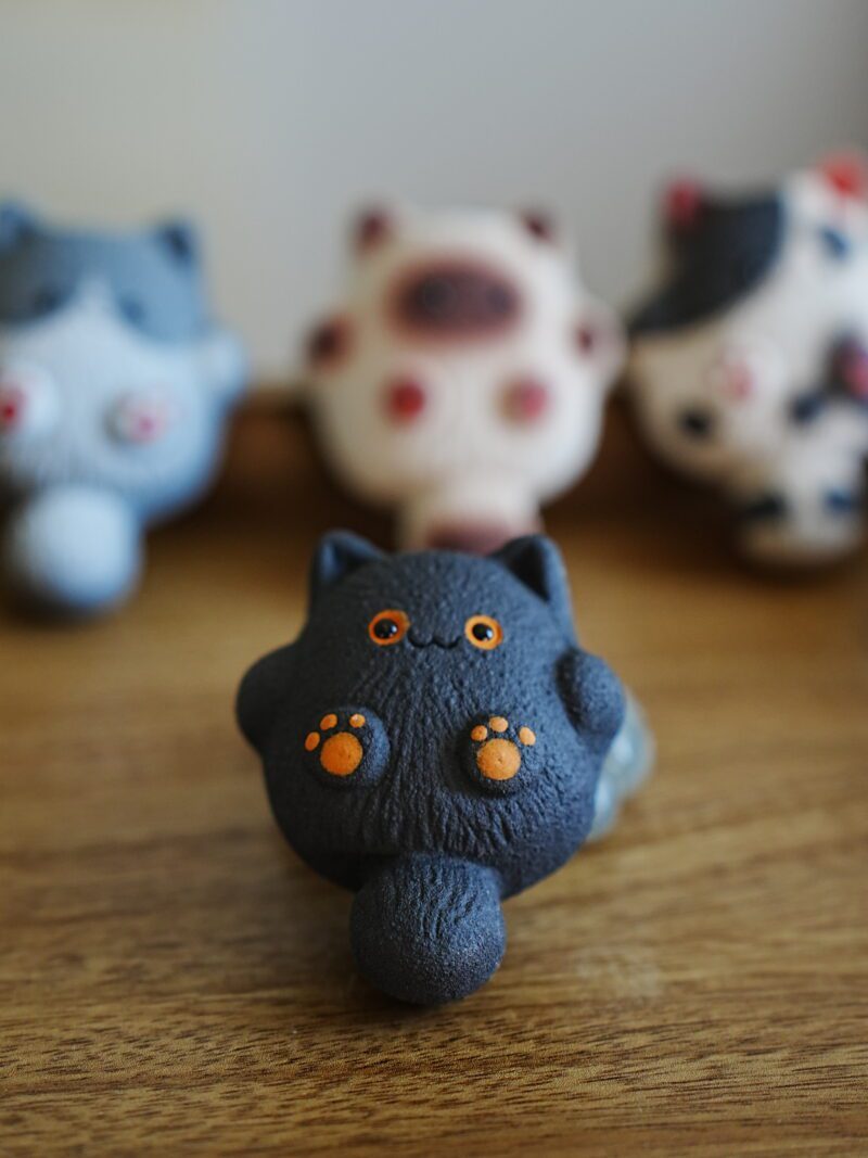941 (9) Japanese Style Zisha Yixing Clay Kitten teapet