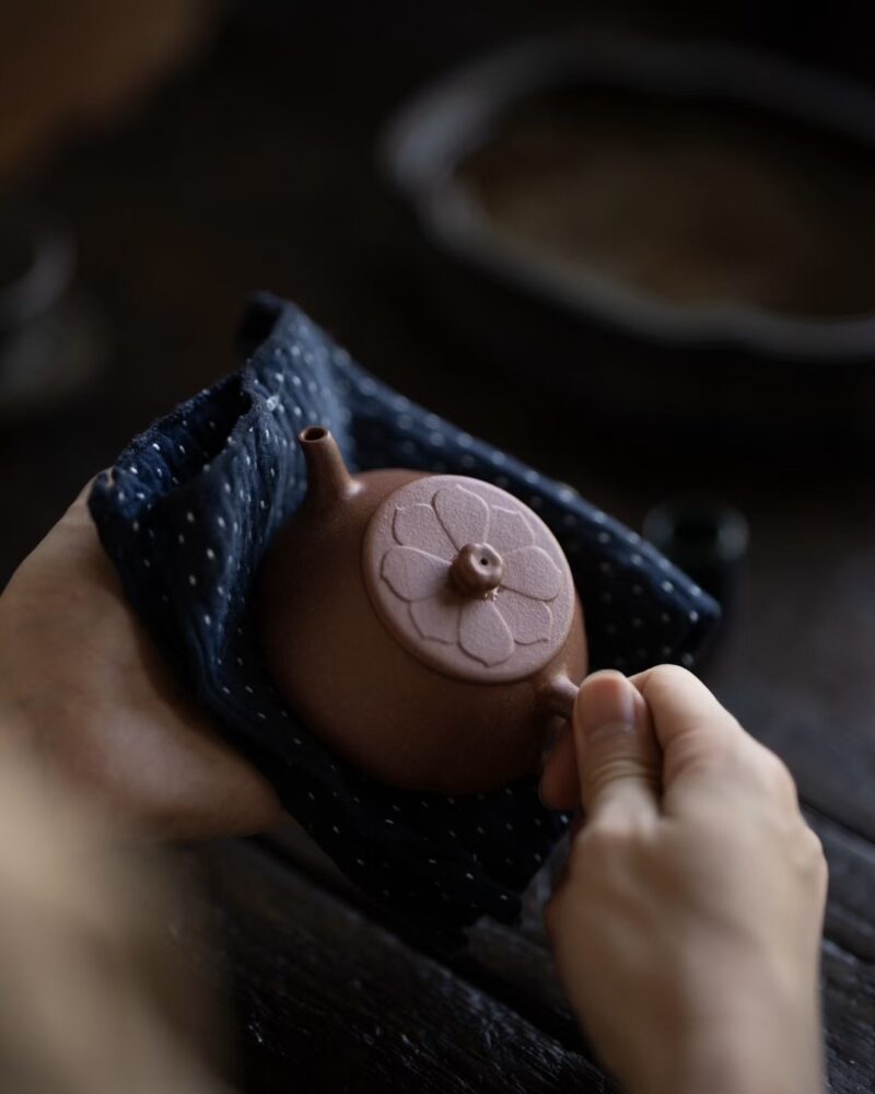 Half Handmade Jiang Po Ni Lotus Shi Piao 130ml Yixing Teapot