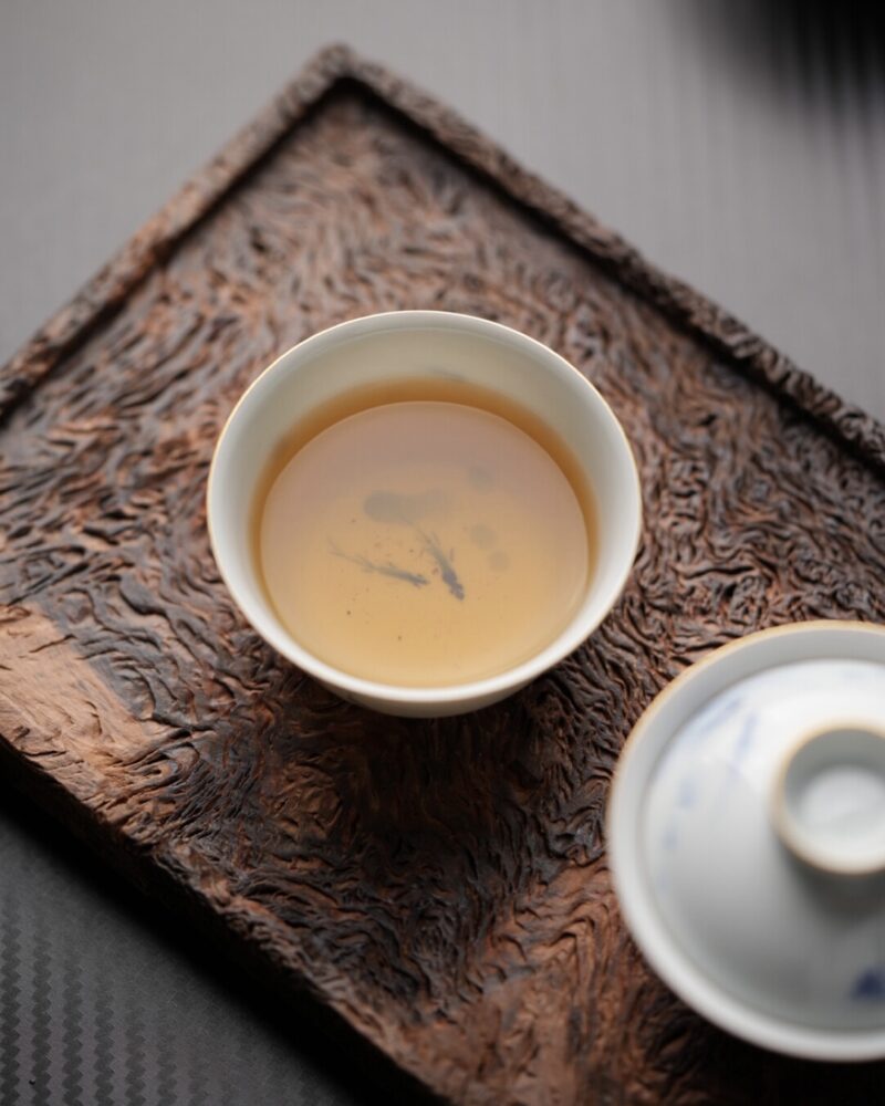 Hand-painted Qinghua Dou Cai Ceramic Calligraphy 60ml Gaiwan Set8 Hand-painted Qinghua Dou Cai Ceramic Calligraphy 60ml Gaiwan Set