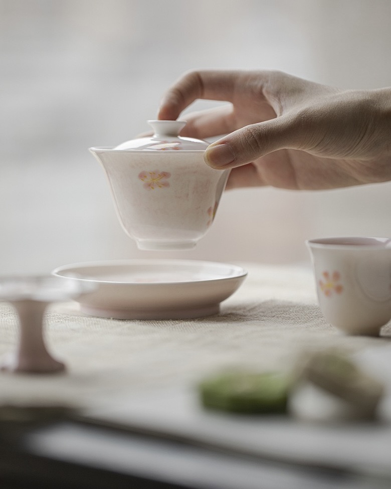 Japanese Style Jade Porcelain Sakura 100ml Gaiwan4 Japanese Style Jade Porcelain Sakura 100ml Gaiwan