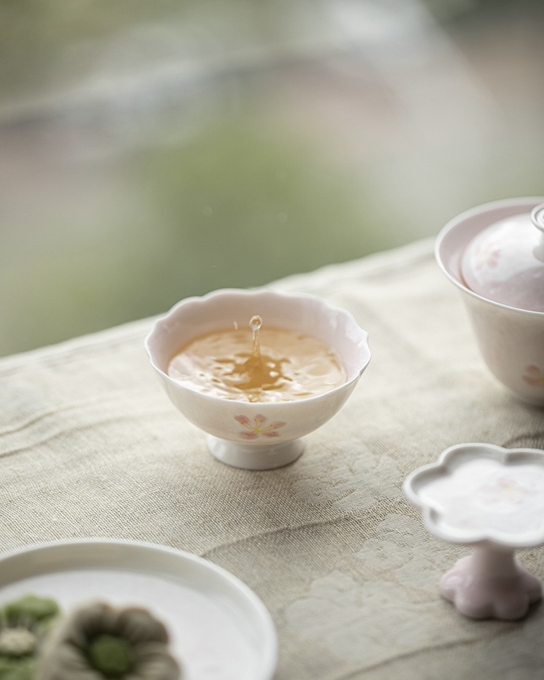 Japanese Style Jade Porcelain Sakura 100ml Gaiwan8 Japanese Style Jade Porcelain Sakura 100ml Gaiwan