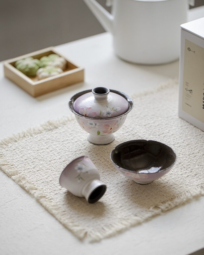 Japanese Style Powder Glaze Ceramic Winter Jasmine 100ml Gaiwan