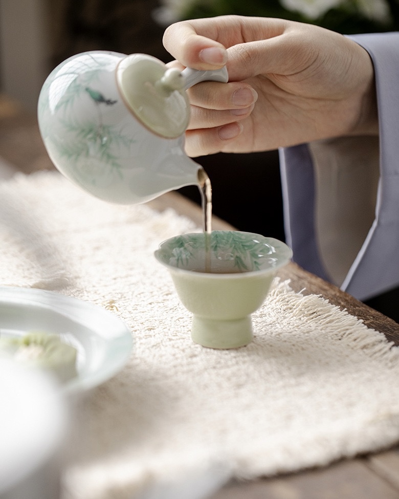 Spring Green Ceramic Willow and Swallow 100ml Gaiwan18 Spring Green Ceramic Willow and Swallow 100ml Gaiwan