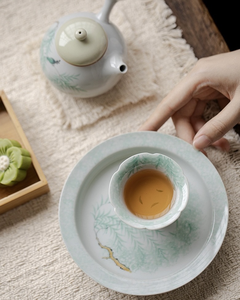 Spring Green Ceramic Willow and Swallow 100ml Gaiwan20 Spring Green Ceramic Willow and Swallow 100ml Gaiwan