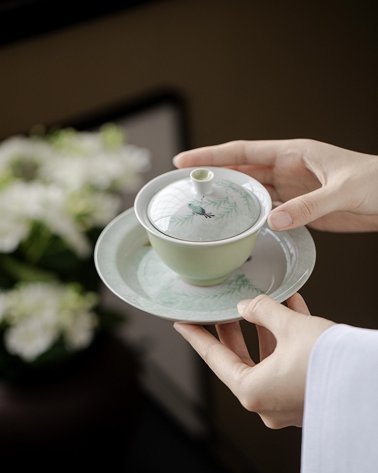 Spring Green Ceramic Willow and Swallow 100ml Gaiwan5 Spring Green Ceramic Willow and Swallow 100ml Gaiwan