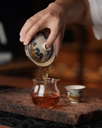 3751CCBE-5D0C-4EE1-BBDC-79498507FBBF_4_5005_c Hand-painted Underglaze Golden Qinghua Ceramic Landscape 150ml Gaiwan