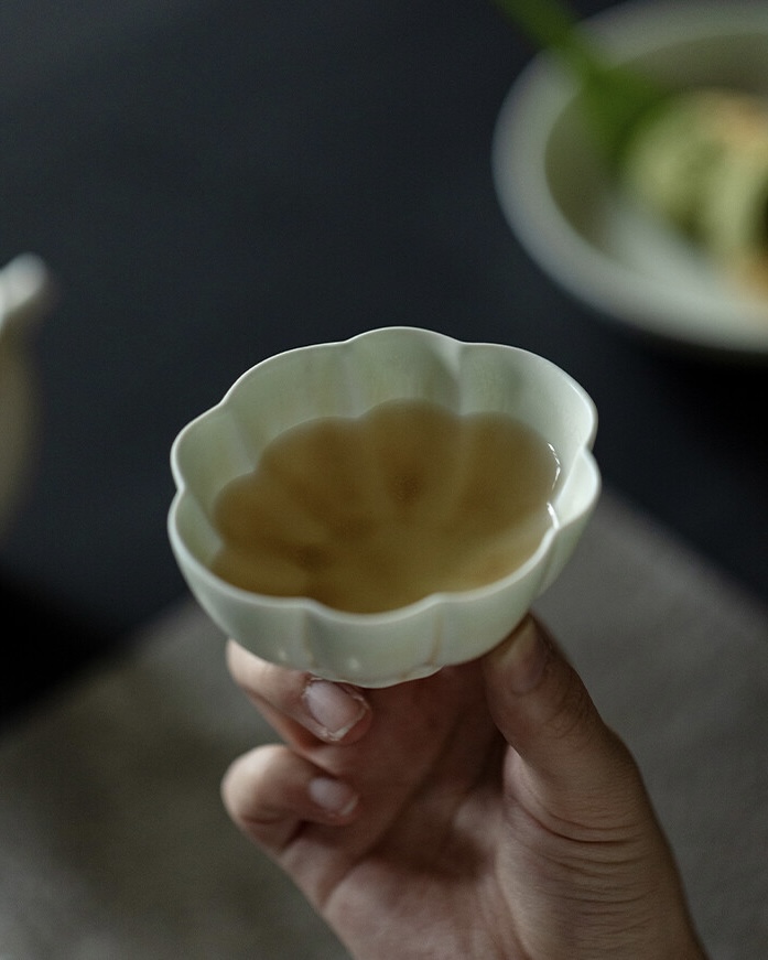 Celadon Gradient Glaze Ceramic 120ml Yuan Bao Gaiwan