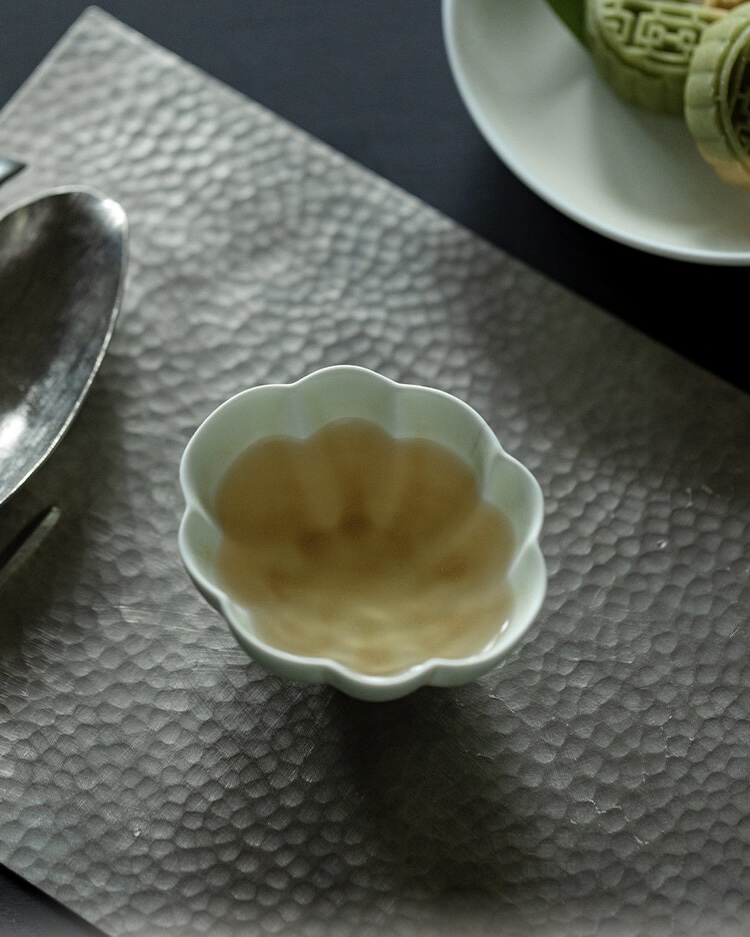 Celadon Gradient Glaze Ceramic 120ml Yuan Bao Gaiwan